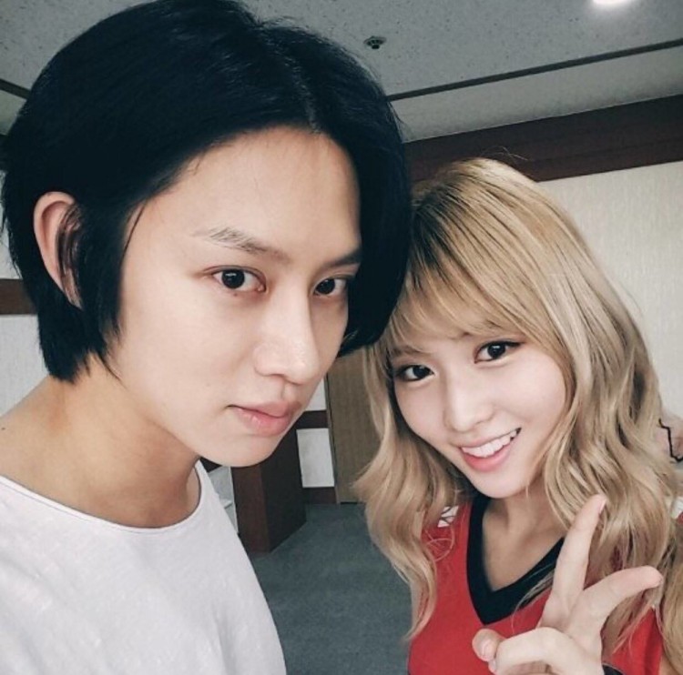 Đào mộ khoảnh khắc Momo sợ Heechul ghen và giận trên sóng  - image 3