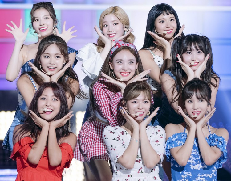 Netizen đồng tình cho rằng TWICE đã thay đổi sau 5 năm debut không còn thật tâm như trước nữa - image 1