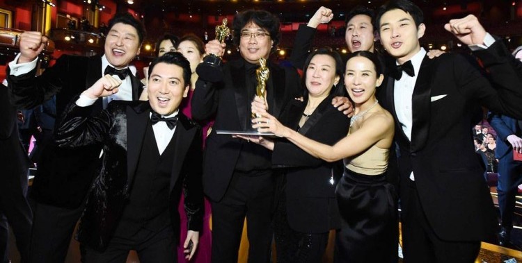 Choi Woo Sik hài không chịu nổi tại OSCAR mọi người ơi tôi là ai đây là đâu cho tôi về với mẹ đi - image 1