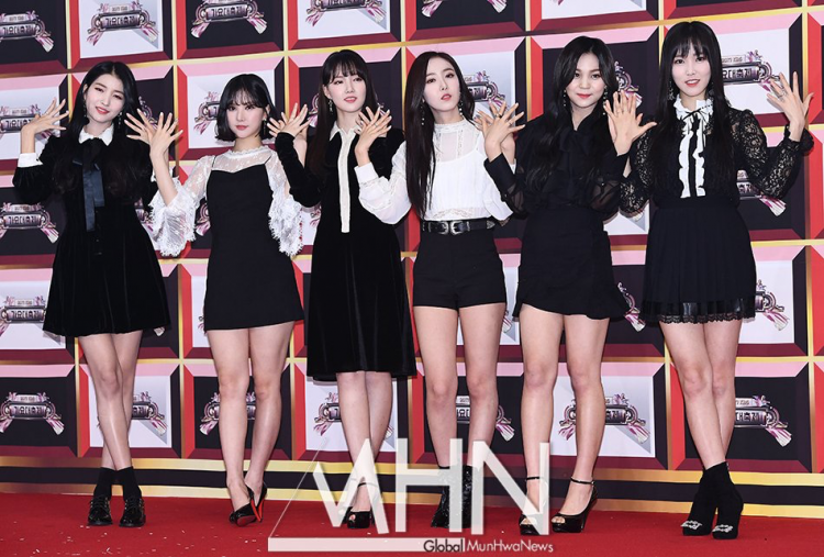 Về với Big Hit Gfriend mặc xịn hơn hẳn thôi bị chê quê mùa - image 1