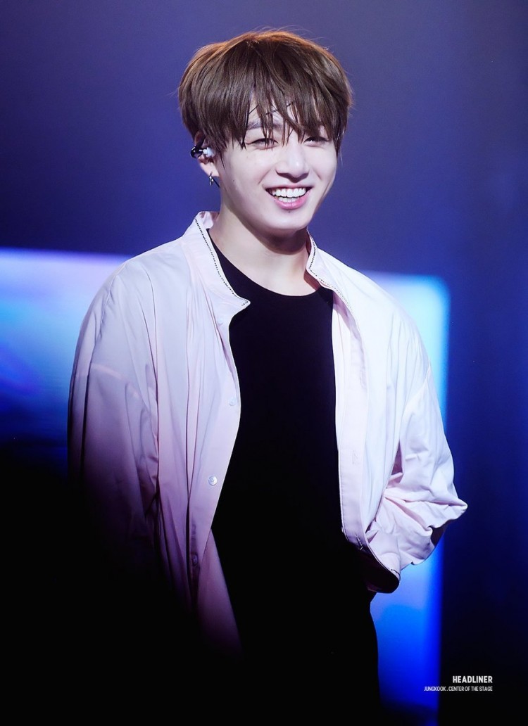 Đúng là Golden Maknae sức mạnh của Jungkook có thể khiến 6 ông anh cùng khóc - image 1