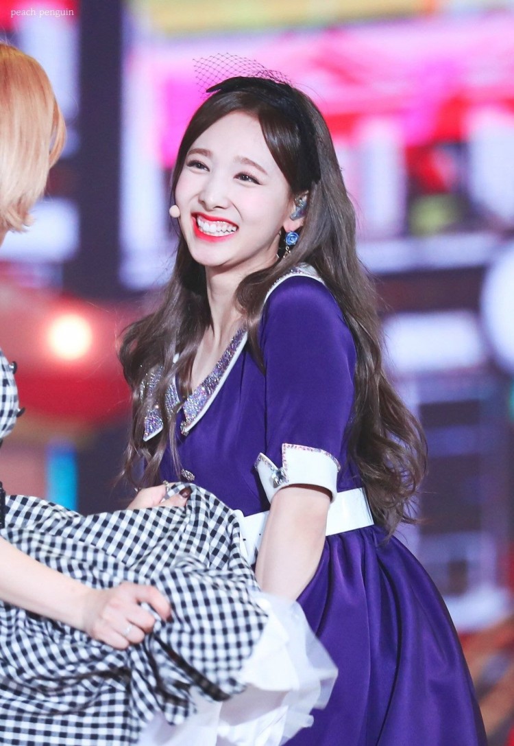 nayeon - image 2