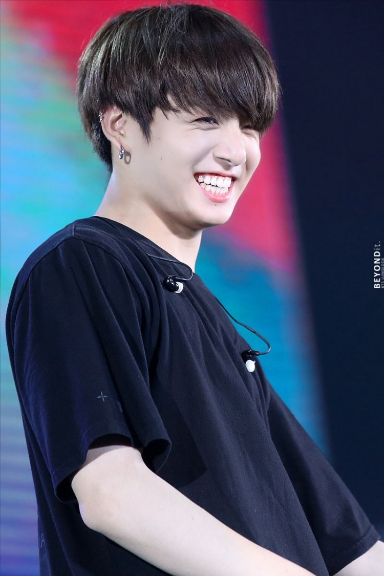 Vẻ ngoài hao hao 4 thần tượng bị nhầm là anh em họ hàng với BTS Jungkook - image 1