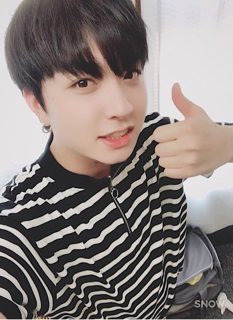 Vẻ ngoài hao hao 4 thần tượng bị nhầm là anh em họ hàng với BTS Jungkook - image 4