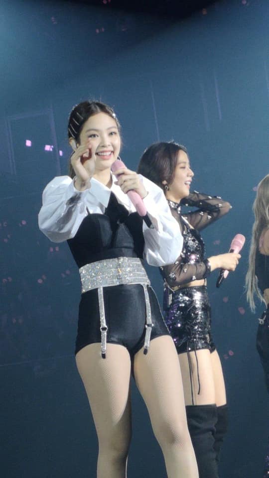 Nhìn ảnh cam thường của JennieBLACKPINK để biết mà stan - image 4